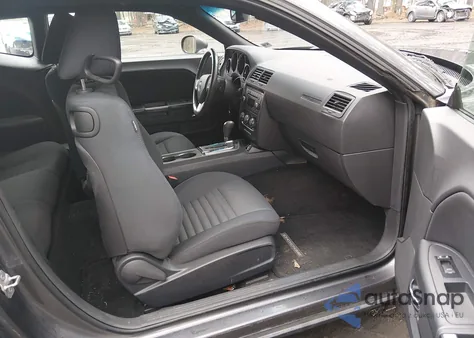 2013 Dodge Challenger Sxt z USA, uszkodzony, nr VIN 2C3CDYAG2DH724726